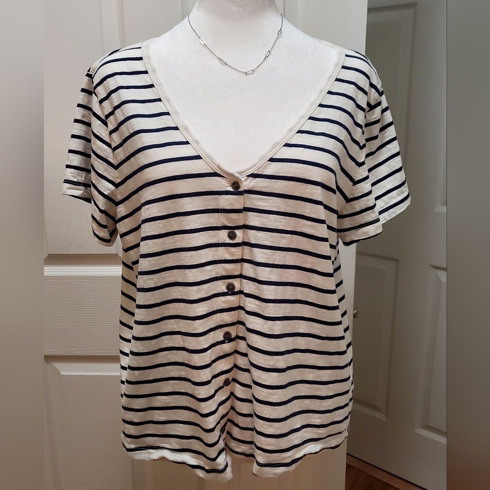 Pair of Old Navy button front shirts size Large, red stripe, blue stripe